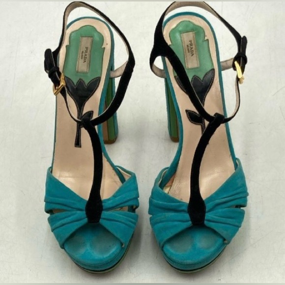 Authentic PRADA
Suede T-Strap Sandals size 38.5 - Picture 2 of 9